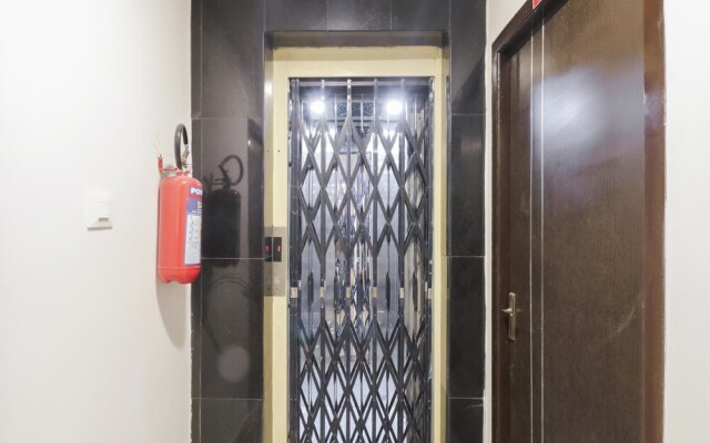 Sujatha Nirmala Convent Road by OYO Rooms