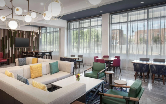 Hampton Inn Huntsville/Village of Providence