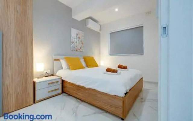 Top Location 2 Bedroom With Terrace