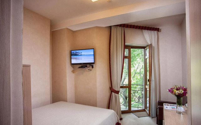 Palais Royal Hotel