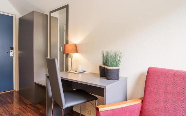 Enter Viking Hotel