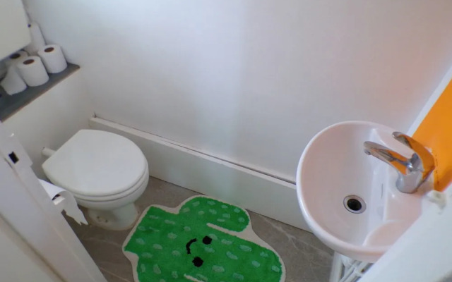 Apartmentsleeps7-paddington-balcony-bbq-ac