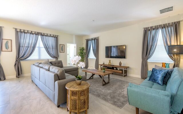 6 Bdrm High End Champions Gate Villa