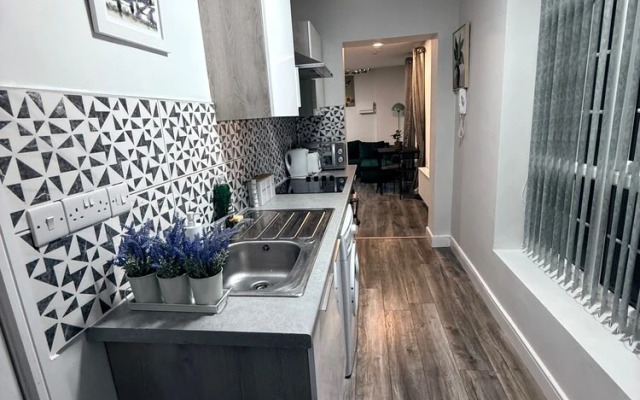 Serene Garden Room Suite City Centre