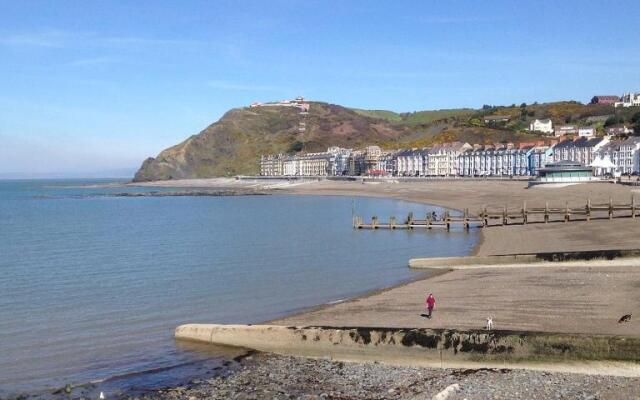 Lan Y Môr 4 Aberystwyth