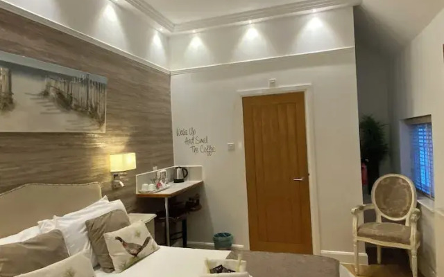 Old Thatch Bambers Green