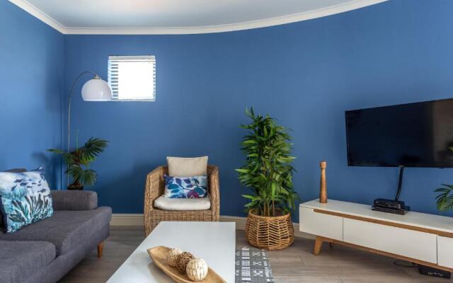 The Paragon KAHLÚA Modern Open Plan Centrally Located