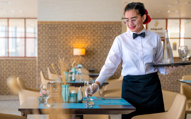 S Plaza Suites Hotel