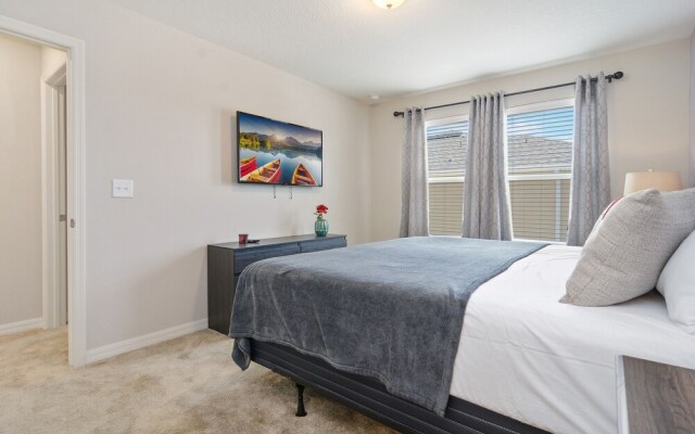 Four Bedroom Sleeps 10 w/GameRoom 5152A