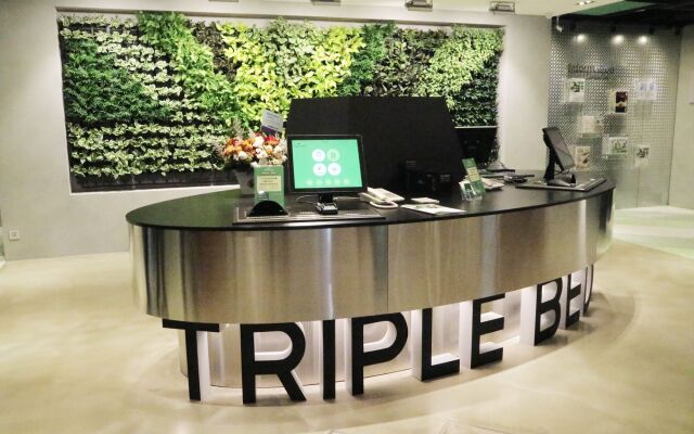 Green World Triplebeds Hotel