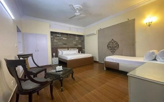 Hotel 12 Oclock