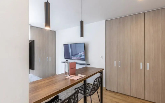w Splendid Loft in Santa Ana