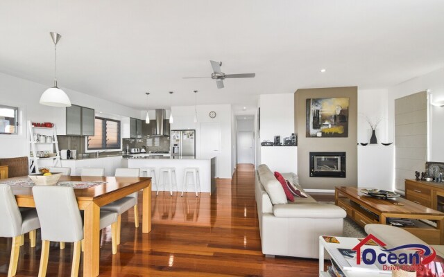 Sunny-Daze - Bonny Hills