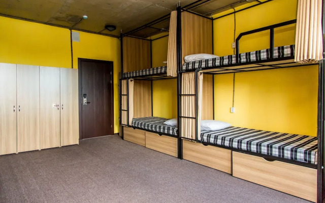 H8 Hostel