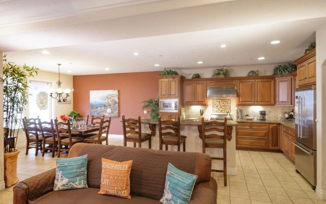 Valentina #401 3 Bedroom Condo by RedAwning