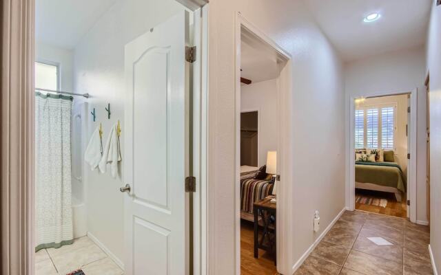 Heated Pool, Gas Grill & Yard: Phoenix Retreat!