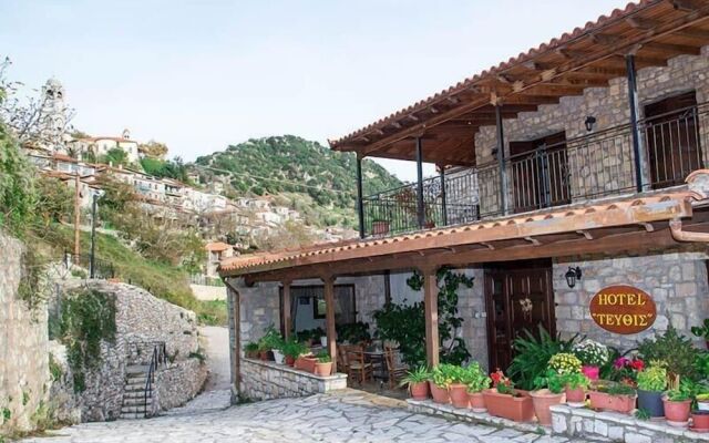 Hotel Tefthis