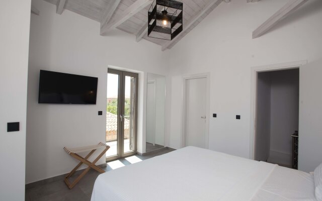 Calme Suites Mani