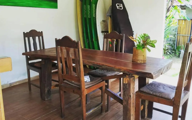 Surf Retreat Villa Sari