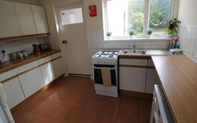 Two Bed Ground Floor Apartment Cardiff
