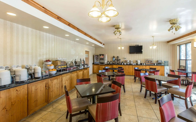 Comfort Suites Summit County