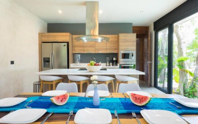 Villa Capricho - Jacuzzi and Chef included 8PPL 4BR