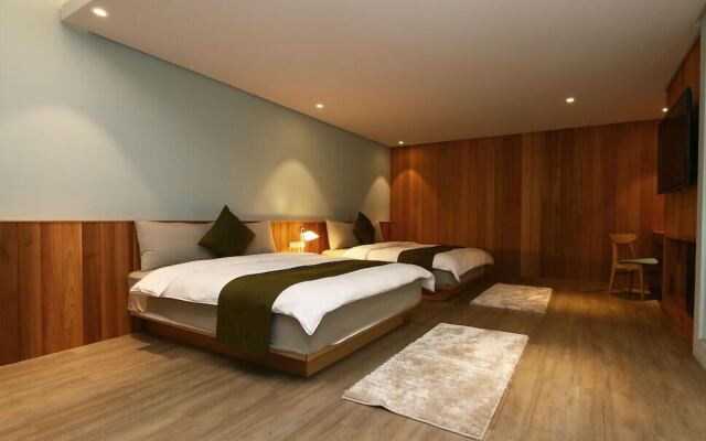 ii 1979 Bed&Breakfast