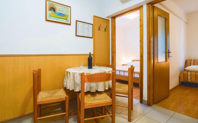Nice Home in Lokva Rogoznica With Wifi and 2 Bedrooms