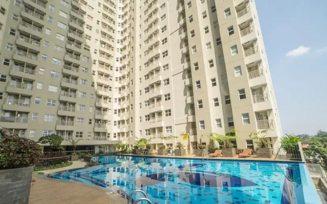 Spacious 2Br At Apartment Parahyangan Residence
