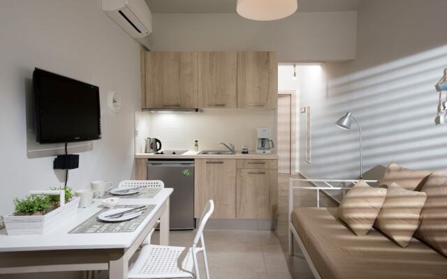 Caravel Apartments Stalis