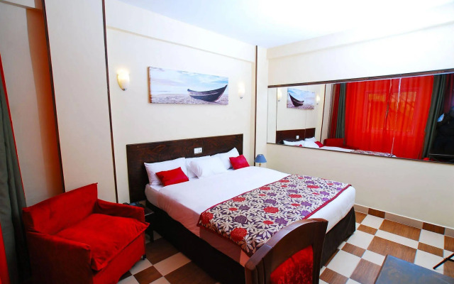 YaahoT Hotel