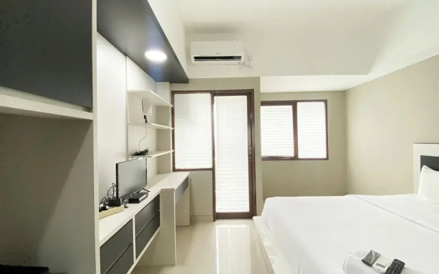 Homey Studio At Lrt City Jatibening Apartment