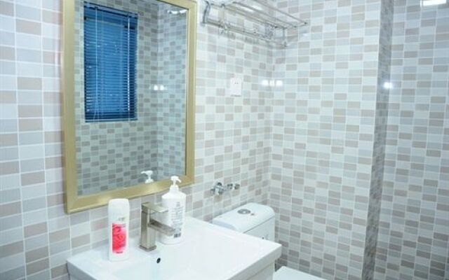 Shenzhen She & He Apartment