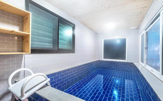 Gyeongju Stay 1222 Kids Poolvilla Pension