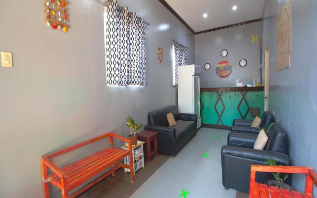 OYO 761 Caza Southville Apartelle