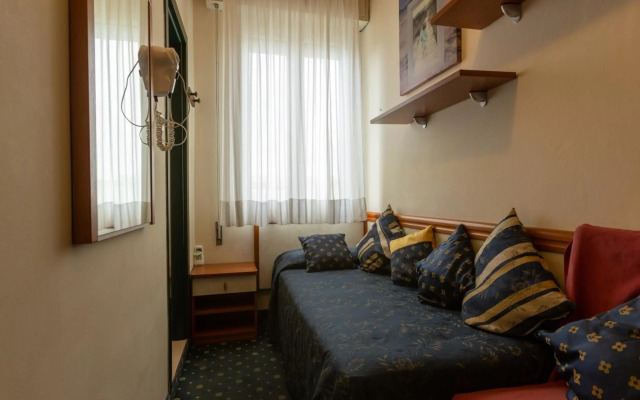 Hotel River