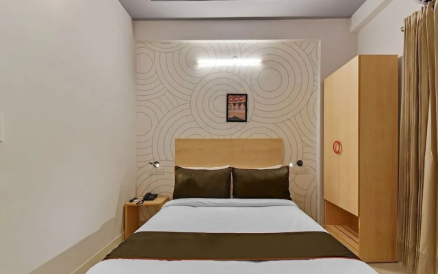 Collection O 40206 Govind Marg