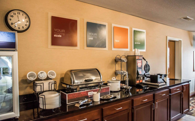 Comfort Inn & Suites Cincinnati Eastgate