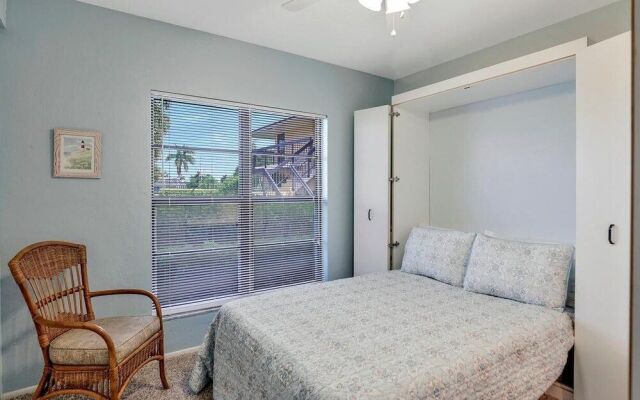 Relaxing Condo With two Pools and Steps to Beach