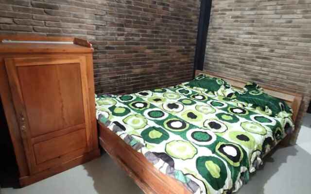 Homestay Kurnia - Hostel
