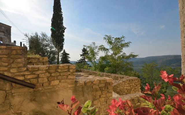 Bella Vista Apartments