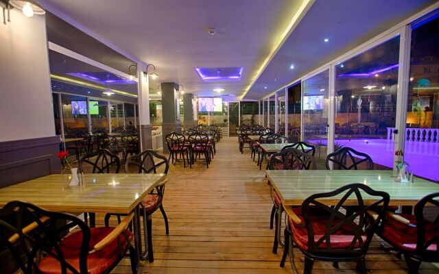 HMA Hotel & Suites