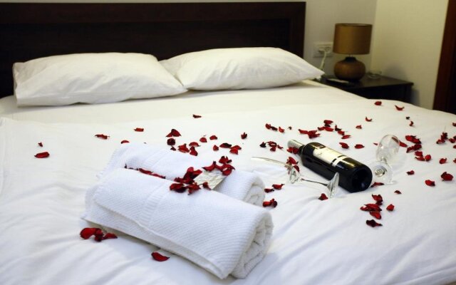 Royale Rooms