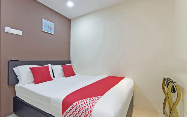 Super OYO 326 Tc Hotel