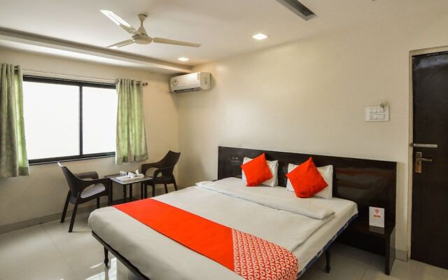 OYO 19879 Chetan Executive