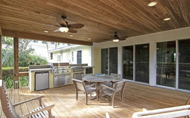 Sun, Shells and Seaspray w/ Lanai