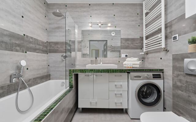 Floral Apartment Nyska by Renters