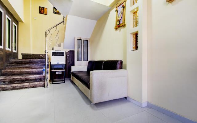 OYO 79316 Shree Sai Residency