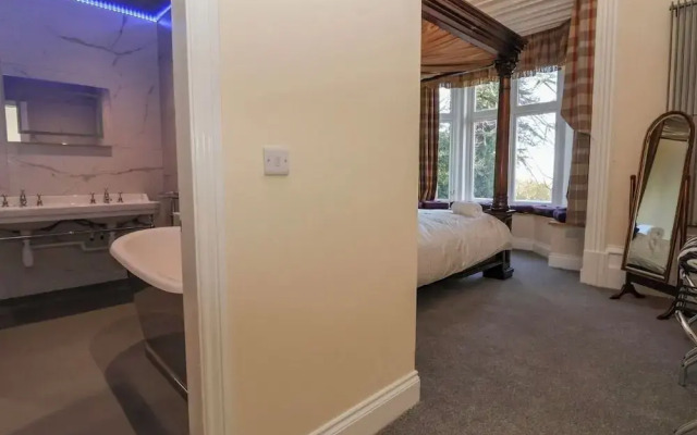 Plas Y Bryn Manor Hotel