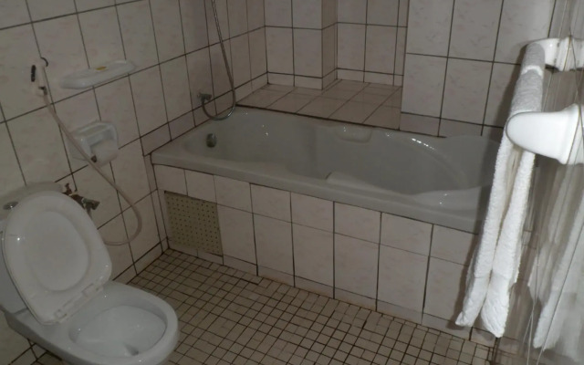 Hotel Vallee Des Rois